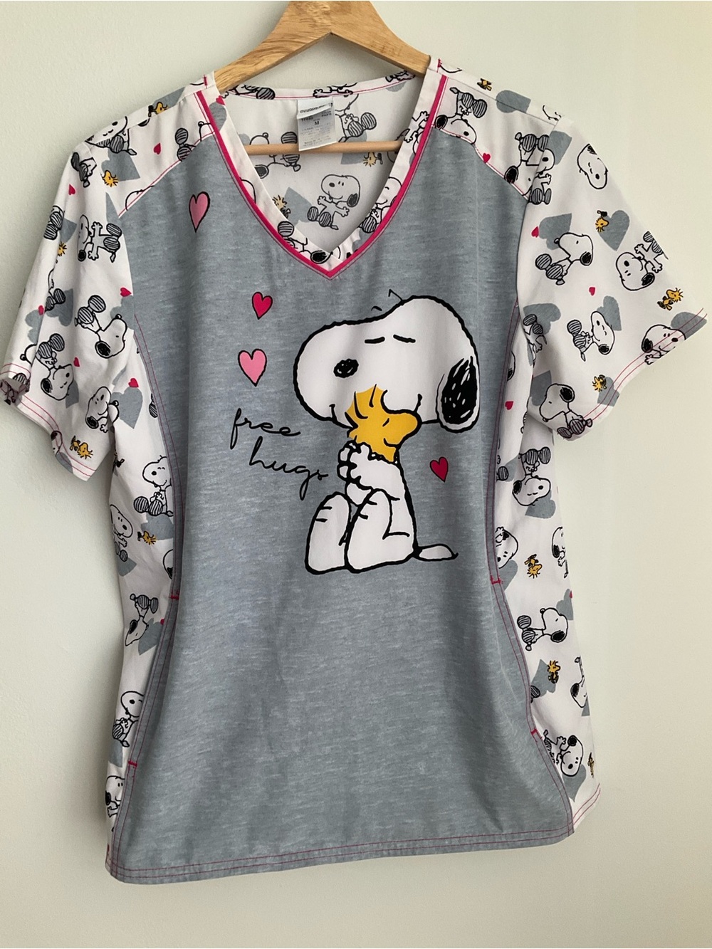 Cherokee Tooniforms Peanuts Snoopy "Free Hugs" Scrub Top Gray Pink